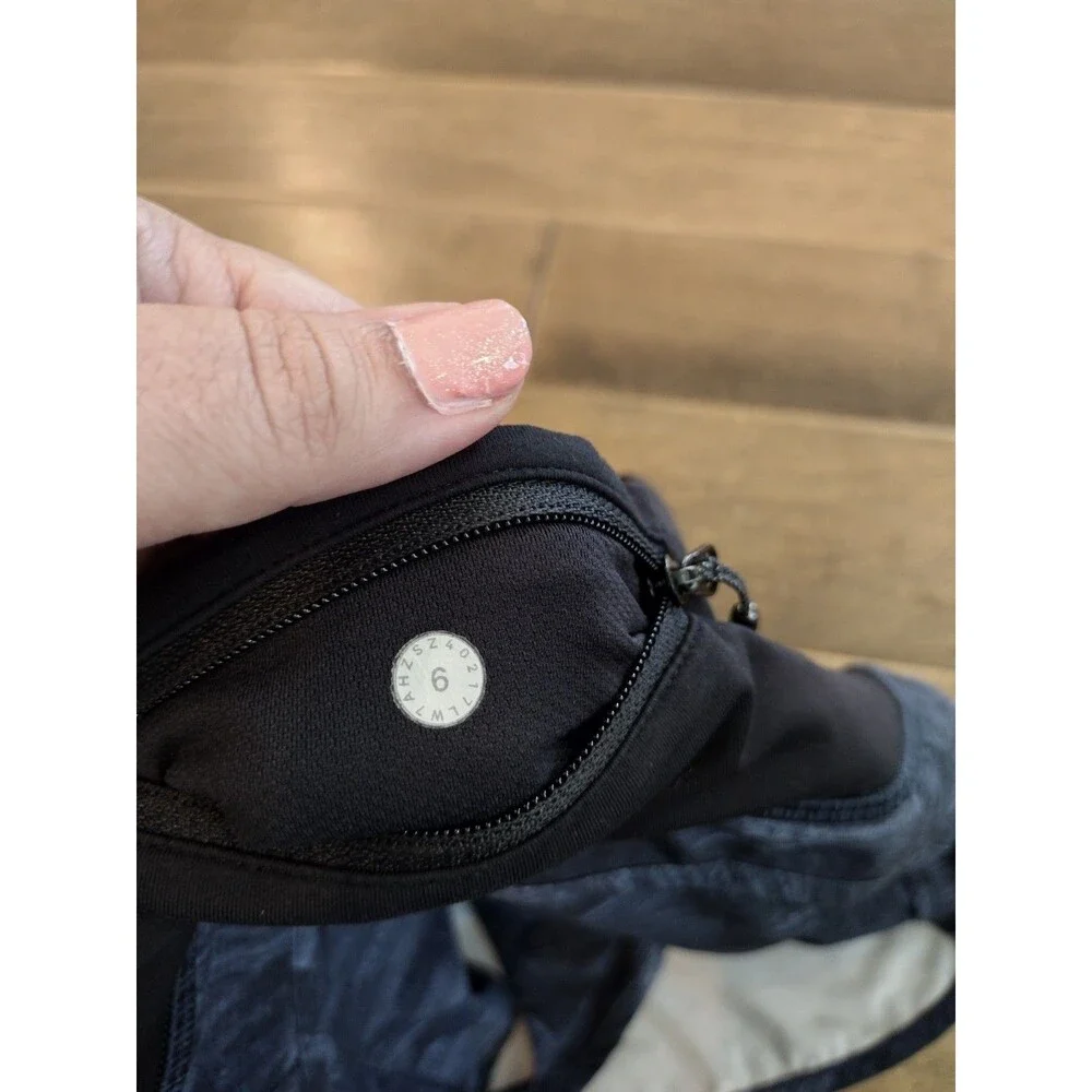 LULULEMON Women's Run Times navy blue print 4